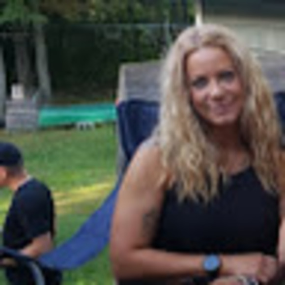 Meet your Posher, Sabrina - Picture 1 of 1